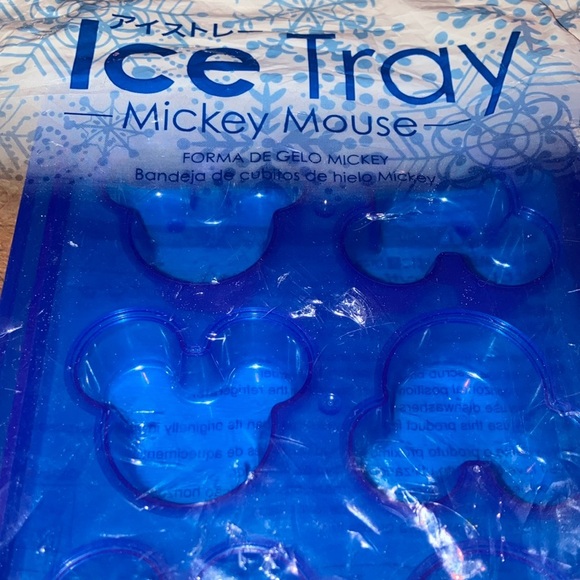Disney Mickey Mouse ice cube tray - character shapes - Picture 2 of 10